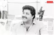 Shatrughan Sinha, Johnny Lever Pay Emotional Tribute at Satish Shah's Prayer Meet | Bollywood Mourns