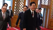 South Korean President Lee Myung-bak Returns to Blue House After 10 Years