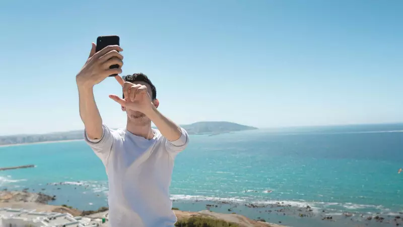 Beyond the Selfie: 5 Psychological Reasons Why Some People Never Post Photos on Social Media