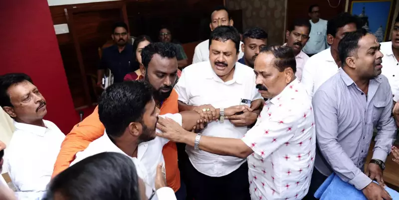 BJD-BJP Corporators Clash in Cuttack Council Meeting, Proceedings Disrupted | Political Drama Unfolds