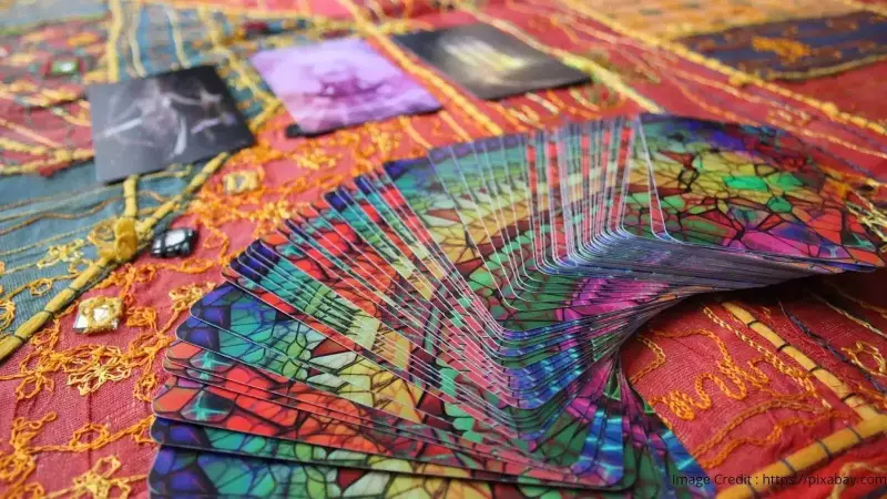 Chhoti Diwali Tarot Reading: These 4 Zodiac Signs Set for Major Manifestations on October 19, 2025