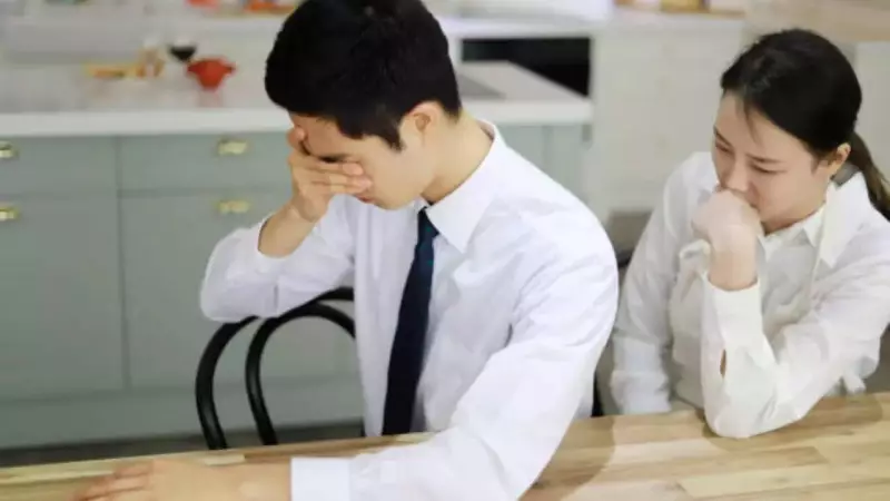 Chinese Man Wins ₹11.7 Crore Lottery, Spends Fortune on Live Streamer - Wife Files for Divorce!