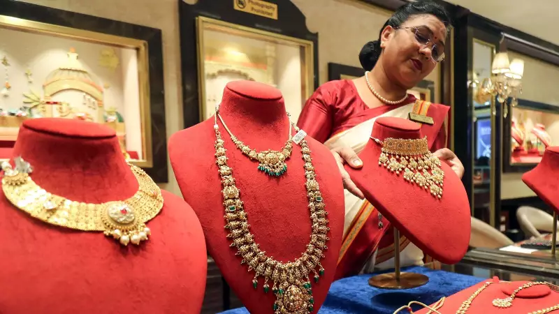 Gold & Silver Soaring: Should You Still Bet on Mutual Funds? Expert Advice