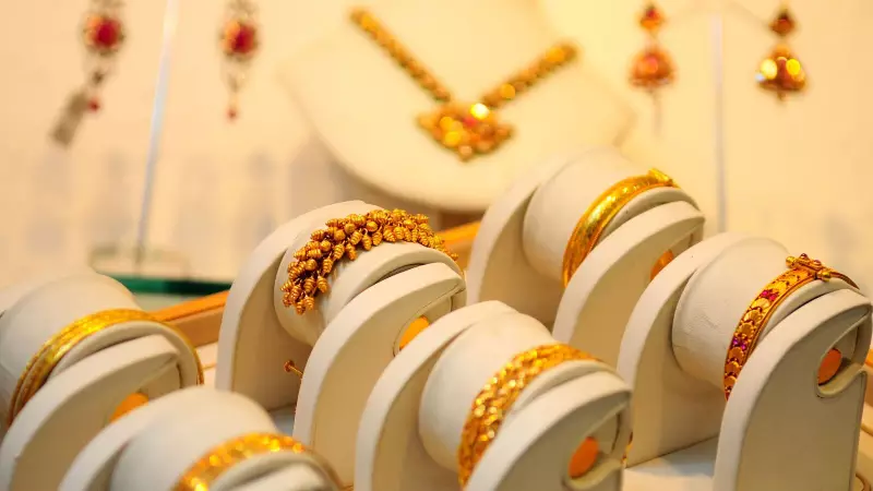 Gold Prices Soar Past ₹1.20 Lakh per 10g: Fed Policy & Middle East Conflict Drive Safe-Haven Rush
