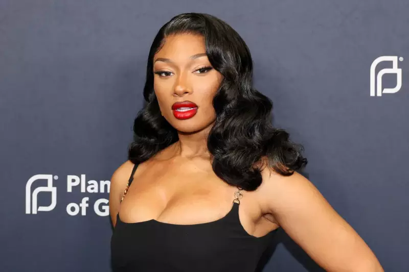 Megan Thee Stallion Cheers On Boyfriend Klay Thompson at Dallas Mavericks Preseason Game | Courtside Romance