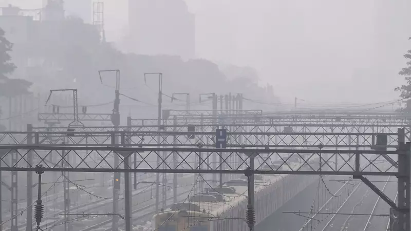 Mumbai's Post-Diwali Air Crisis: AQI Soars to 'Very Poor' 212, Health Alerts Issued