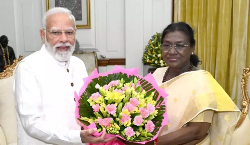 PM Modi Meets President Murmu for Heartwarming Diwali Exchange at Rashtrapati Bhavan | India TV News