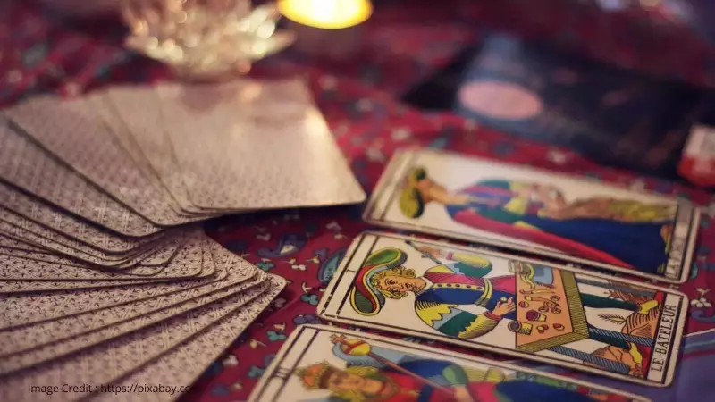 Tarot Horoscope Today: Libra's Moon in Swati Nakshatra Brings Financial Clarity | October 22, 2025