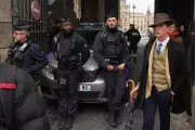 Fedora-Wearing Sleuth Goes Viral: The Internet's New Obsession With Louvre Museum Heist Investigation
