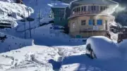 Heavy Snowfall Paralyzes Indo-China Border in Sikkim: Red Alert Issued, Tourists Urged to Cancel Travel Plans