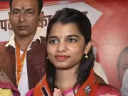 Maithili Thakur Faces Social Media Storm Over Makhana Video Featuring Mithila Paag | Cultural Appropriation Debate Erupts