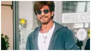 Shah Rukh Khan's Hilarious Response To Fan Asking For Role In 'King' Goes Viral | TOI