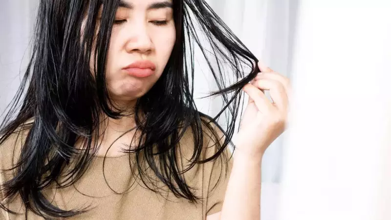 5 Reasons Your Hair Gets Greasy After Washing & How to Fix It