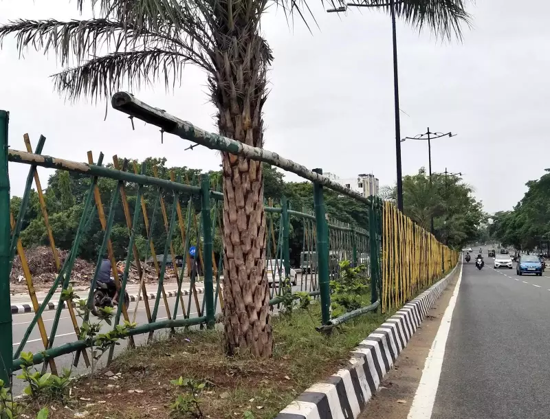 Bhubaneswar Smart City Ltd Replaces Bamboo Barricades with Steel Grills on Janpath After Public Backlash