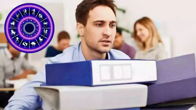 Career Horoscope Today 11 Nov 2025: Zodiac Guide for Work & Money