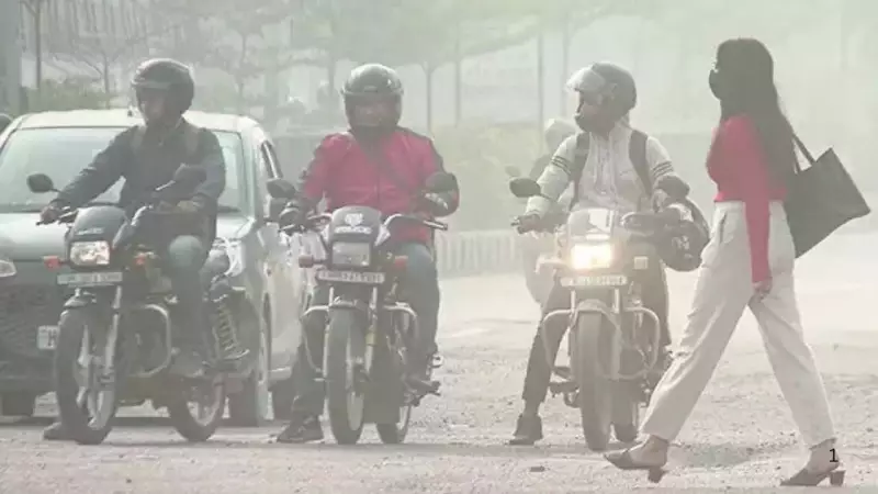 Delhi Air Quality Hits 'Severe' at 425 AQI, Stage III GRAP Restrictions Enforced