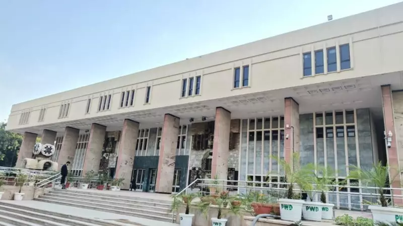 Delhi HC Landmark Ruling: Law Colleges Cannot Bar Students Over Attendance Shortage