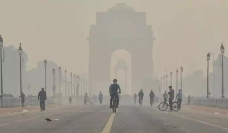 Delhi NCR Chokes on Hazardous Smog as AQI Remains 'Very Poor'
