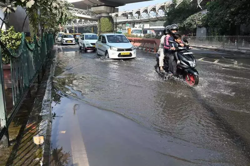 Delhi's Mathura Road Waterlogging Crisis Enters Fourth Week