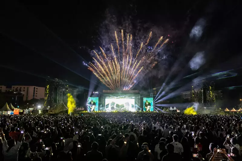 Enrique Iglesias Returns to India After 13 Years, Draws 60,000 Fans