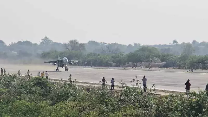 IAF Sukhoi, Jaguar Jets Land on Highway in Maha Gajraj Exercise