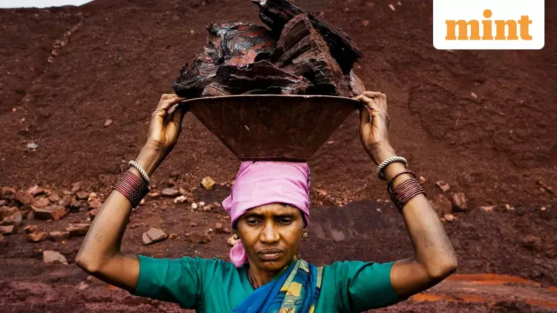 India's Jobless Rate Holds at 5.2% in October, Rural-Urban Gap Widens