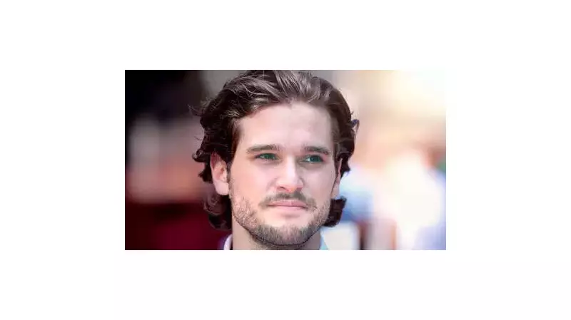 Kit Harington Reveals Embarrassing Apple Box Moment Kissing Sophie Turner