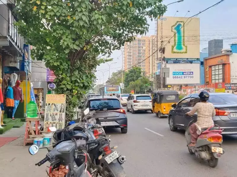 LB Road Chennai Crisis: Illegal Parking, Wrong-Side Driving Choke 5-km Stretch