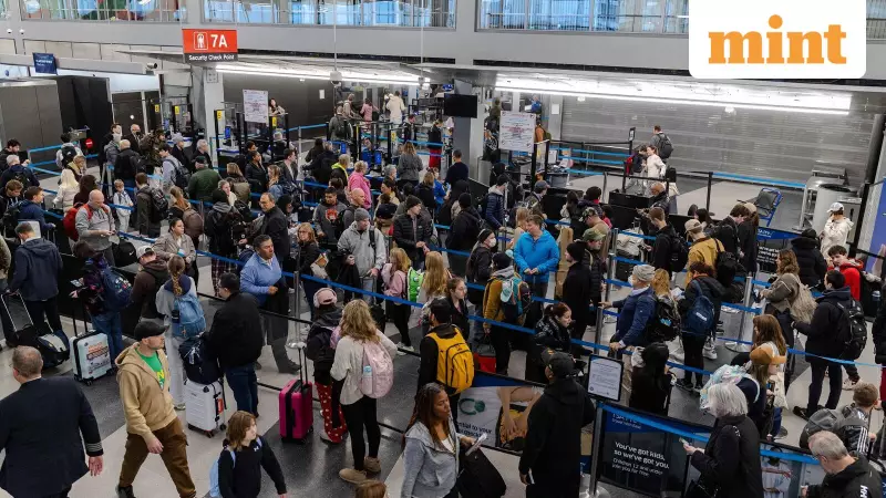 Record Snowfall in Chicago Disrupts Thanksgiving Travel, 450+ Flights Cancelled
