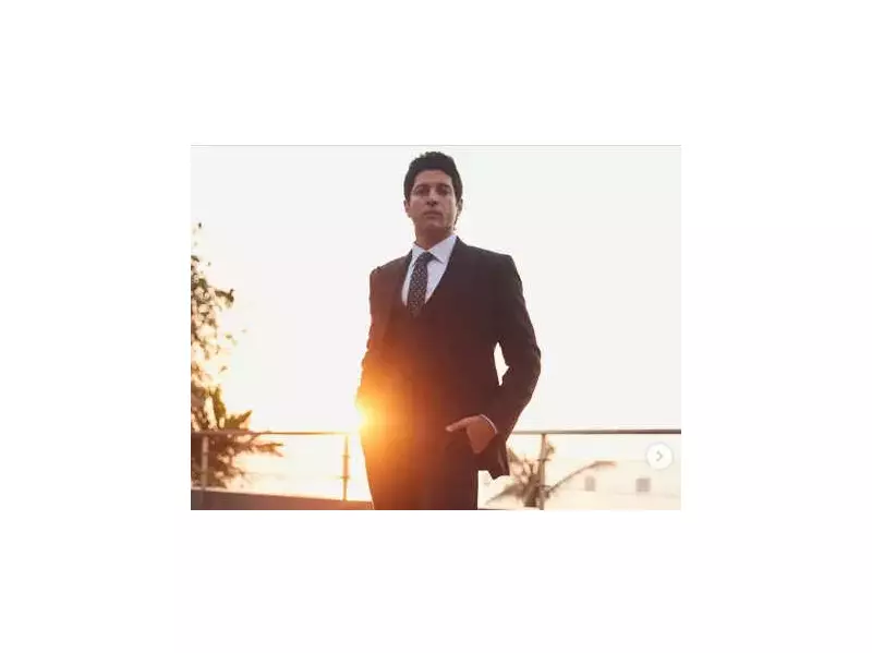 Shabana Azmi Praises Farhan Akhtar's Stunning Transformation in '120 Bahadur'