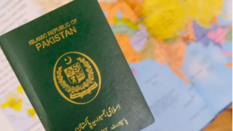 UAE Halts Visa Issuance to Pakistanis, Narrows Avoids Full Passport Ban
