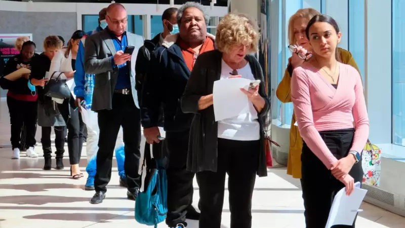 US Jobless Claims Fall to 216,000, Defying Economic Slowdown Fears