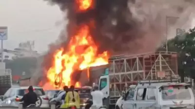 6 Killed, 8 Injured in Pune-Bengaluru Highway Container Truck Crash