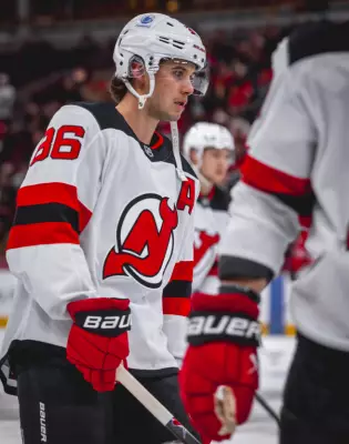 NHL Injury Crisis: Devils & Canadiens Forced into Early Trades