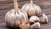 Best Time to Eat Garlic for Immunity, Heart & Gut Health