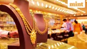 Gold Prices Rise 2% This Week to ₹123,400 Despite Fed Hawkishness