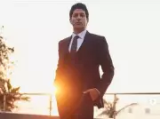 Shabana Azmi Praises Farhan Akhtar's Stunning Transformation in '120 Bahadur'