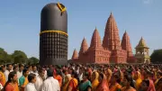 World's Tallest 33-ft Shivling Travels 2100 km from Tamil Nadu to Bihar