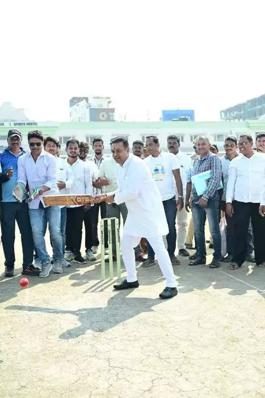 BJP's Sambit Patra Swaps Mic for Bat, BMC's Lights Spark Outrage