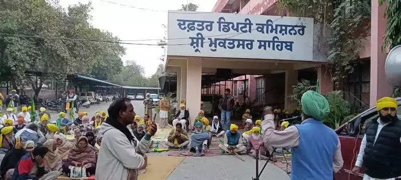 BKU Ekta Ugrahan Lays Siege to Muktsar DC Office, Demands Rs 10 Lakh Compensation