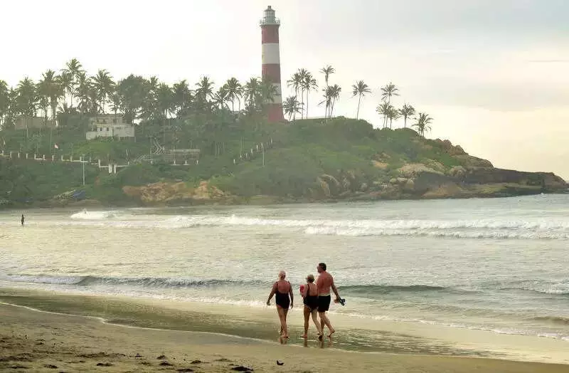 Kovalam Tourism Crisis: Auto-Taxi Unions Block Ride-Hailing Apps