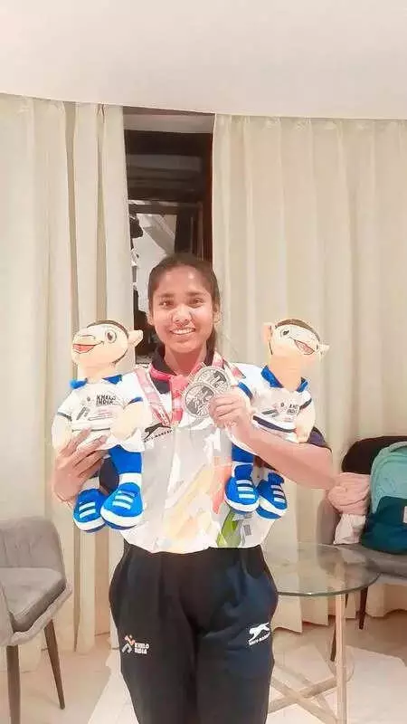Prayagraj Slum Athlete Nandini Wins Silver at Khelo India University Games 2025