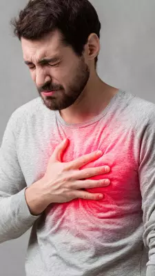 5 Critical Heart Attack Warning Signs to Watch for in Winter