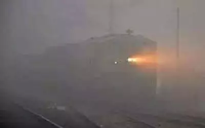 Fog Paralyzes NCR Rail: Premium Trains Delayed Up to 12 Hours Despite GPS Tracking