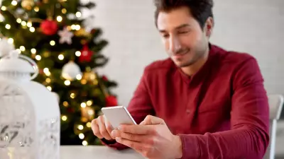 How to Reply to Merry Christmas Wishes: Top 10 Creative Responses for 2025