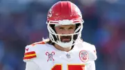 Chiefs' QB Crisis: Gardner Minshew Injures Knee, Chris Oladokun Steps Up vs Titans