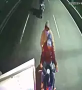 Daring Highway Robbery: Thieves Climb Moving Bus, Loot Bags on Solapur-Dhule Highway
