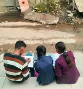 Delhi's Pollution Shifts Classes Online, Exposing Digital Divide for Poor Students