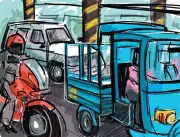 Dense Fog Leads to Severe Car-Truck Collision in Ratlam, 3 Injured