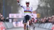 Mathieu van der Poel Wins Amid Vape Smoke Distraction, Keeps 100% Record